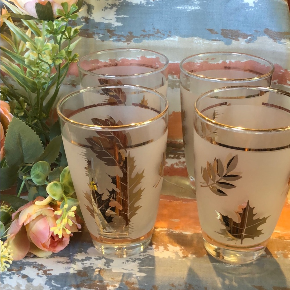 Elegant Gold Leaf Glass Tumbler Set
Libbey. Total of 4. Frosted. 1950’s.